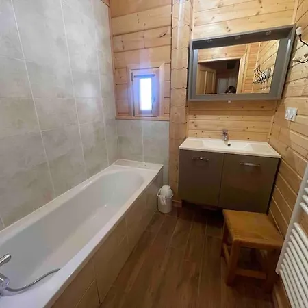 La Joue Du Loup Bord Des Pistes - Chalet En Bois De Charme Pour 10 Personnes *